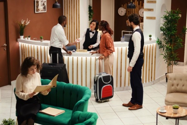 TVA et prestations d’hébergement hôtelières et parahôtelières : retour partiel en arrière !