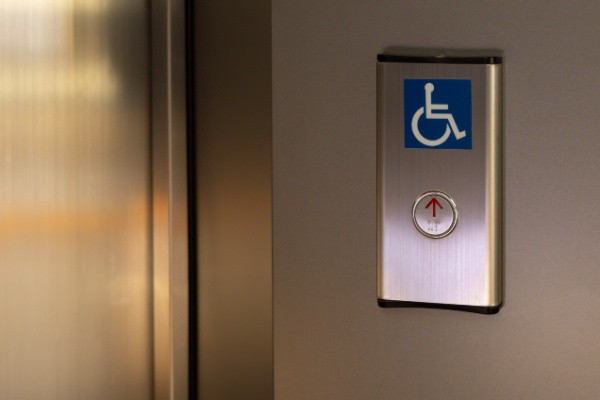 Bâtiments neufs à usage professionnel : l’accessibilité au 1er plan !