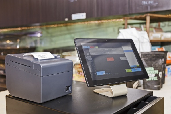 Logiciels de caisse auto-certifiés : validés ?