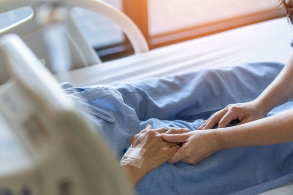 Soins palliatifs : une amélioration de la prise en charge